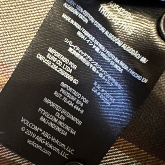 Volcom flannel - Picture 2 of 8